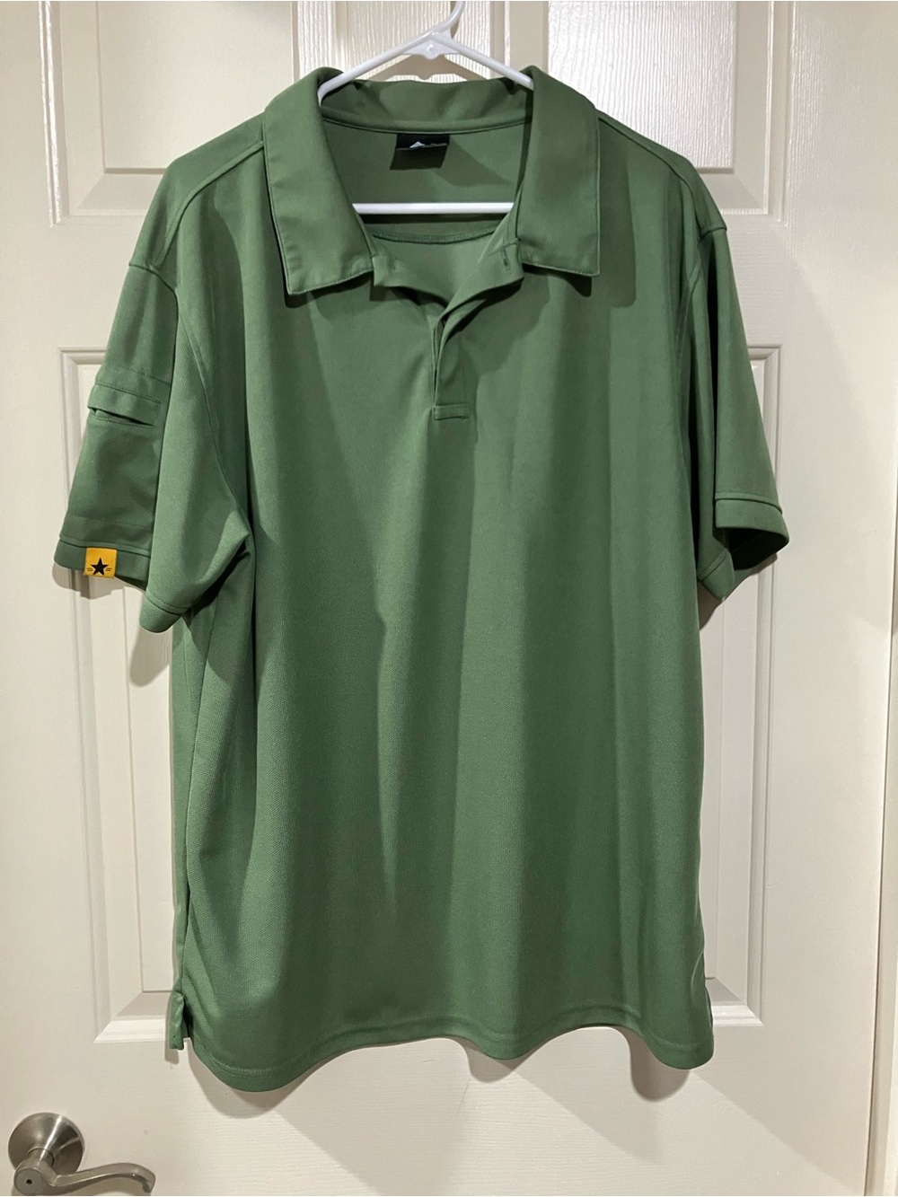 Man size XL polo style golf shirt